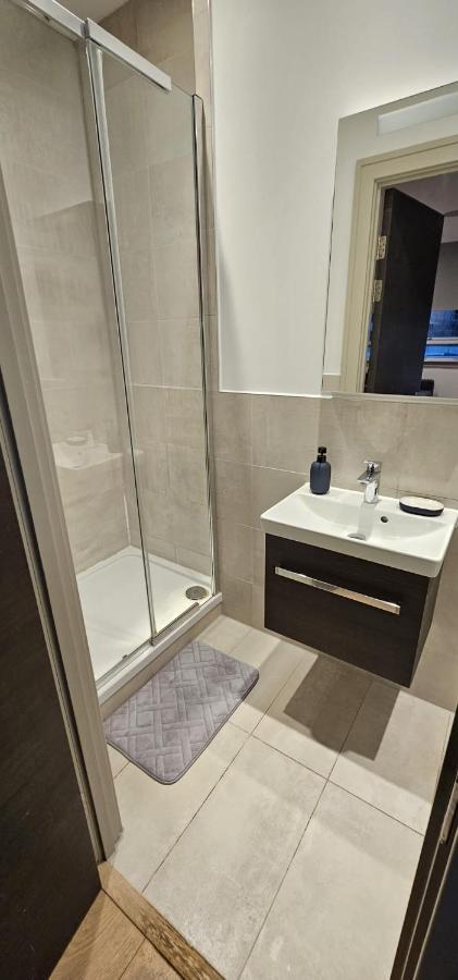 Studio Flat In Tottenham Лондон Экстерьер фото